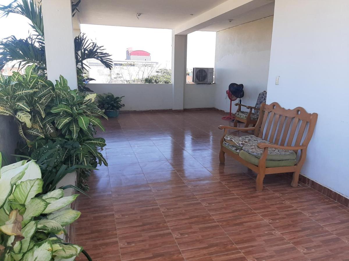 Hotel Hospedaje El Emperador à Pucallpa Extérieur photo