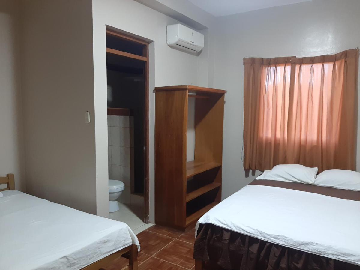 Hotel Hospedaje El Emperador à Pucallpa Extérieur photo