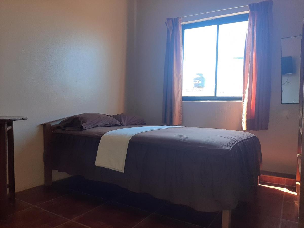 Hotel Hospedaje El Emperador à Pucallpa Extérieur photo