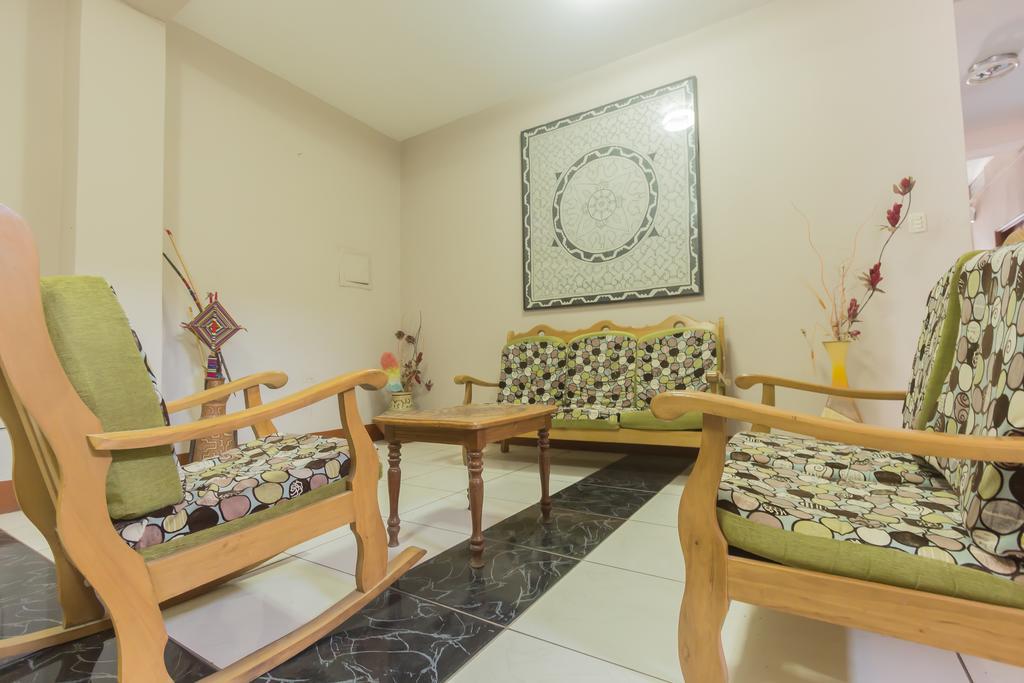 Hotel Hospedaje El Emperador à Pucallpa Extérieur photo