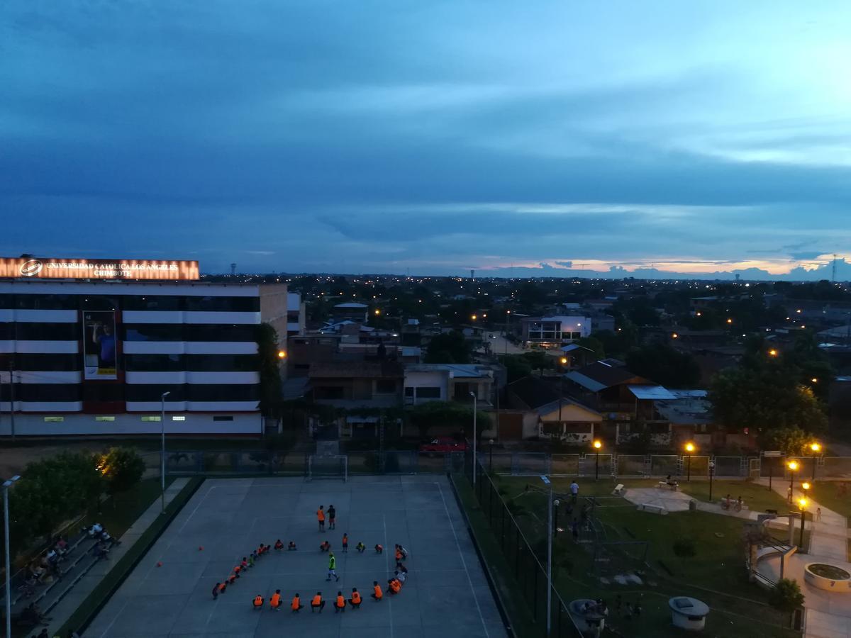 Hotel Hospedaje El Emperador à Pucallpa Extérieur photo