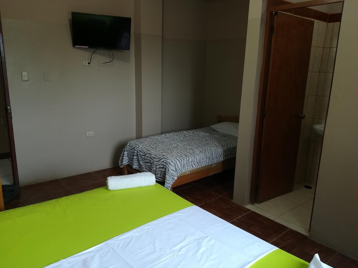 Hotel Hospedaje El Emperador à Pucallpa Extérieur photo