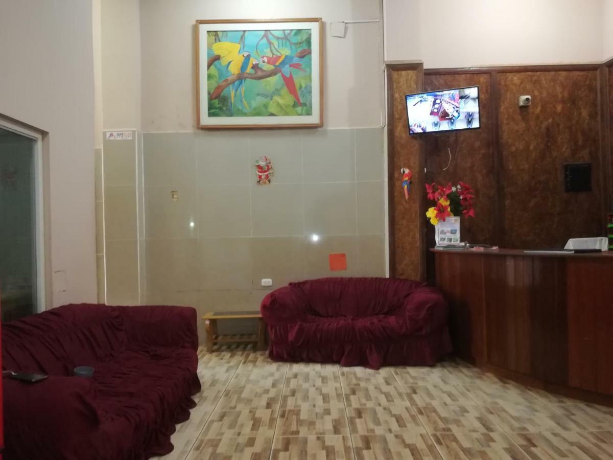 Hotel Hospedaje El Emperador à Pucallpa Extérieur photo
